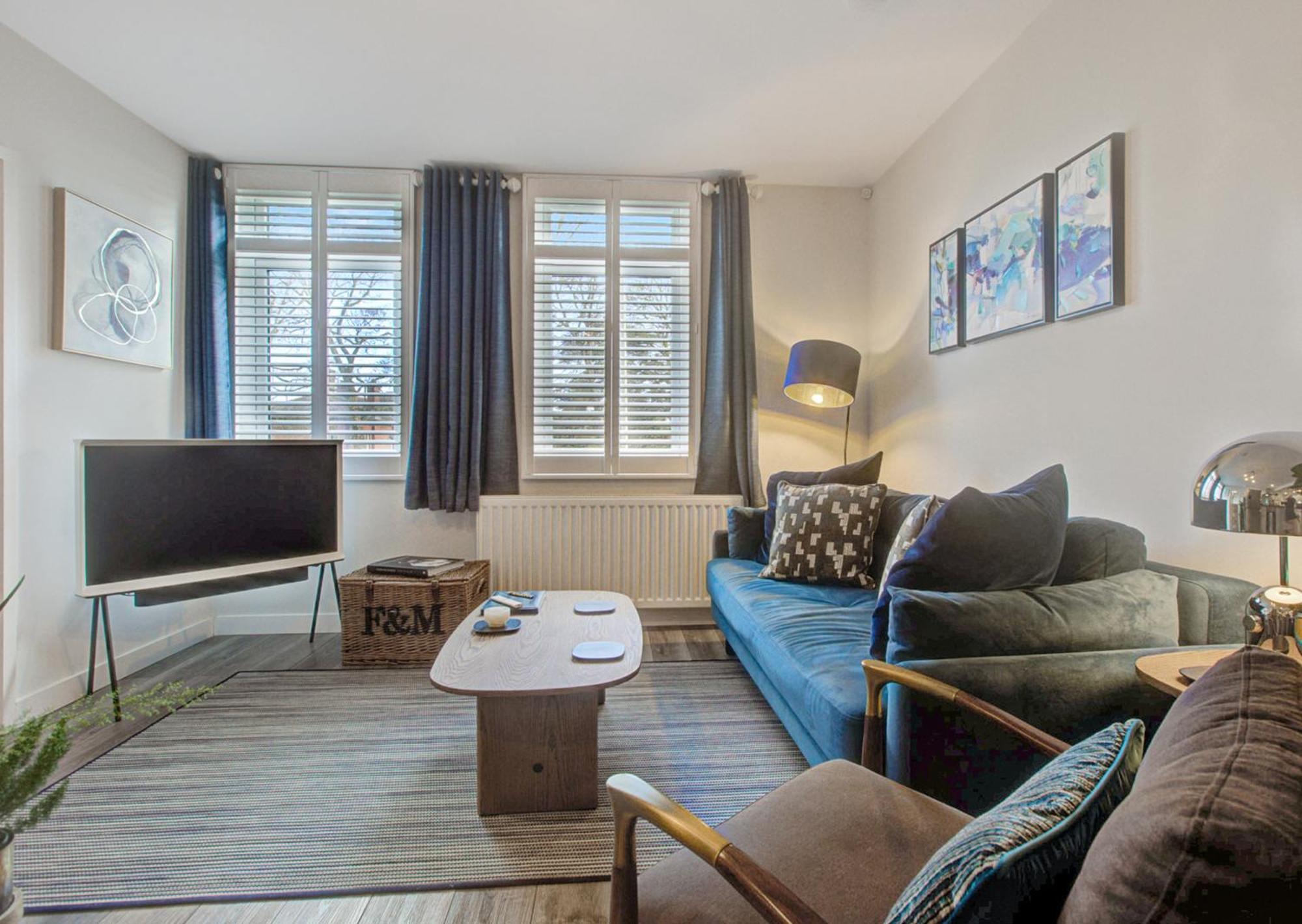 Stylish, Business Traveller Friendly Apartment, With Free Parking And Netflix Farnborough  Dış mekan fotoğraf