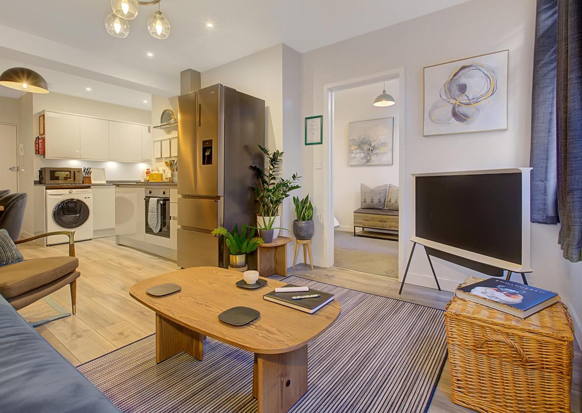 Stylish, Business Traveller Friendly Apartment, With Free Parking And Netflix Farnborough  Dış mekan fotoğraf